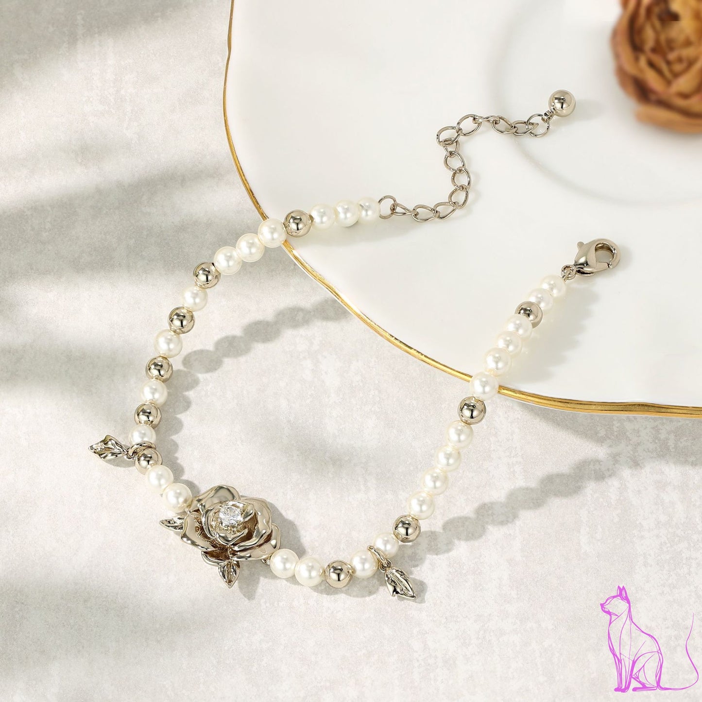 French designer Valentine's Day rose pearl bracelet light luxury niche delicate beaded bracelet women's sense of luxury