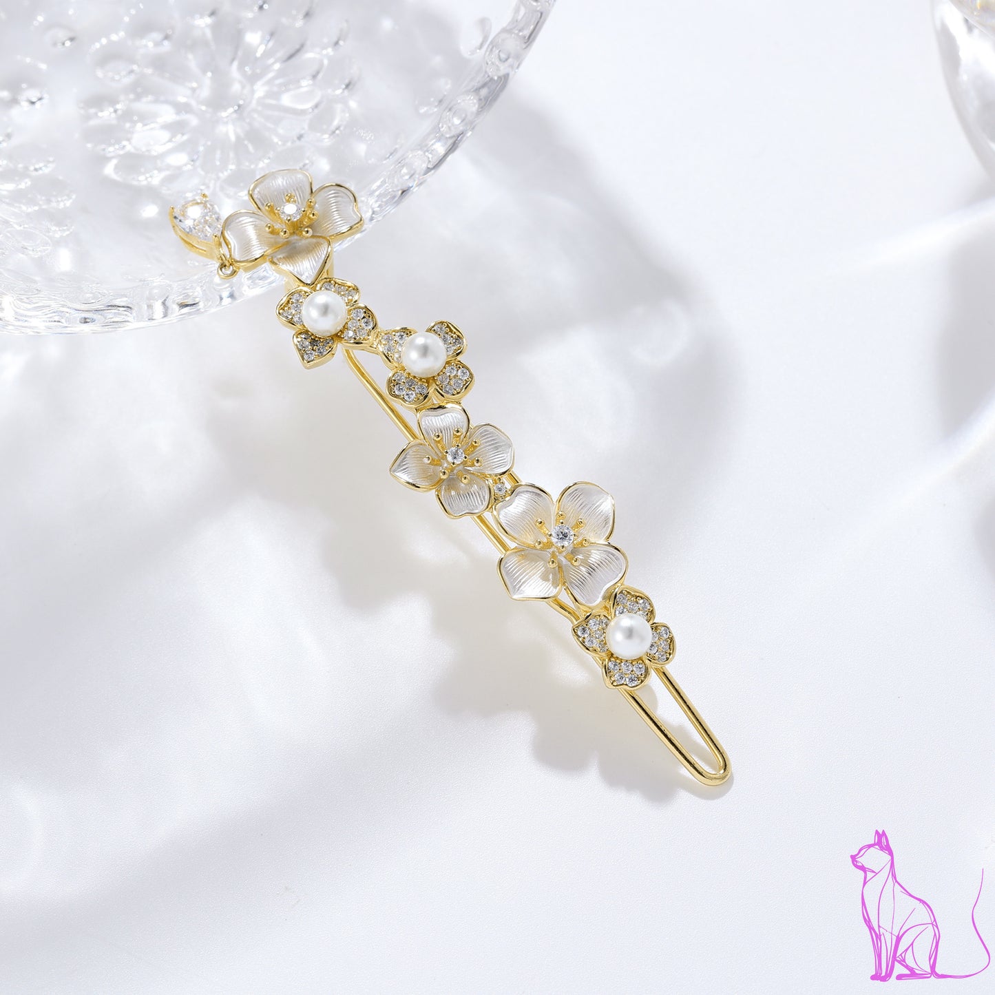 Japanese designer Sizhao Flower series pearl copper plated 18K ear clips are fashionable, exquisite, personalized, and uniquely designed hair accessories