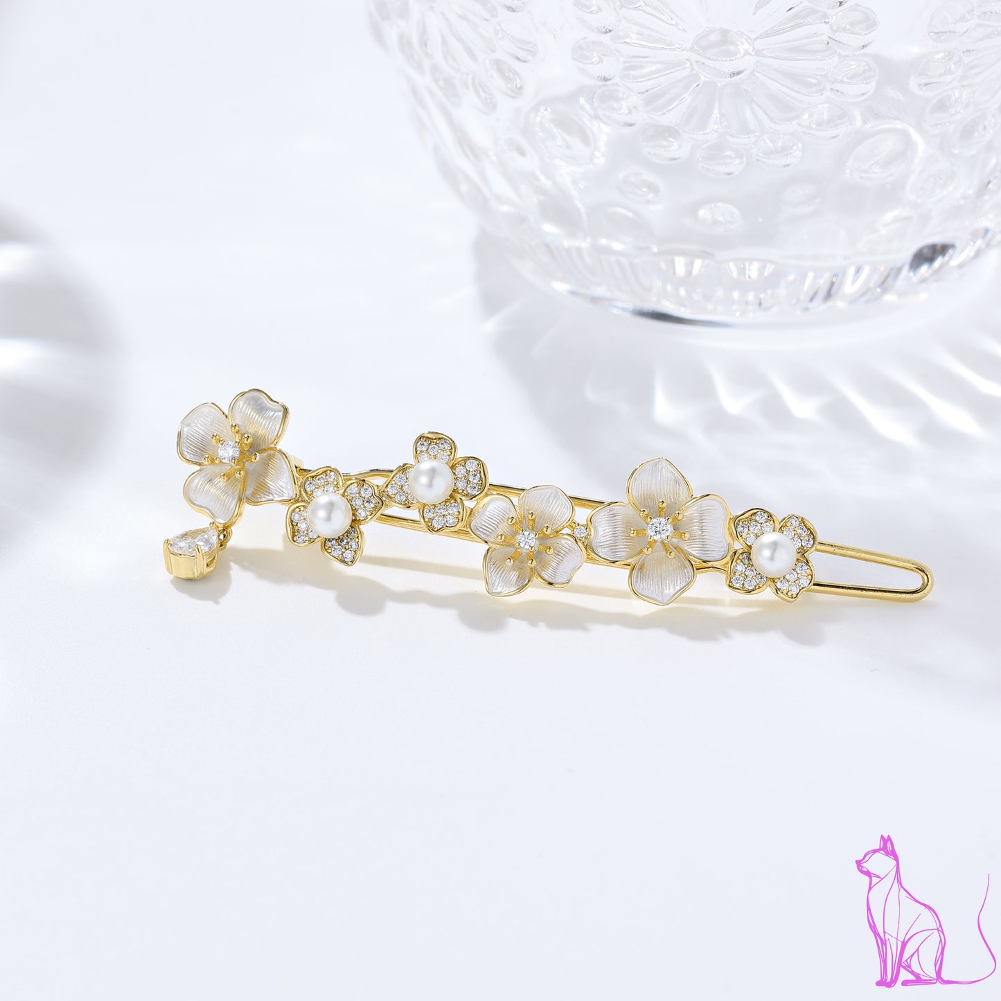 Japanese designer Sizhao Flower series pearl copper plated 18K ear clips are fashionable, exquisite, personalized, and uniquely designed hair accessories