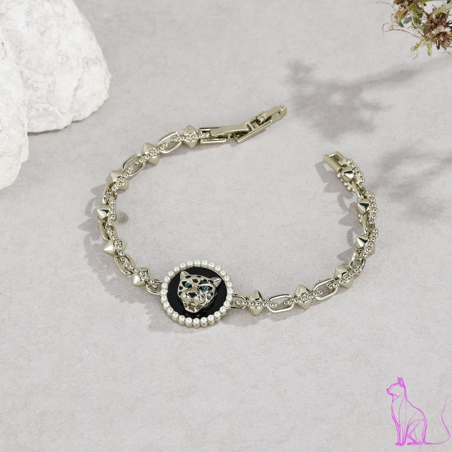 Greek designer leopard, pearl, copper, coffee-plated gold bracelet, niche fashion trend, unique design, delicate hand ornament